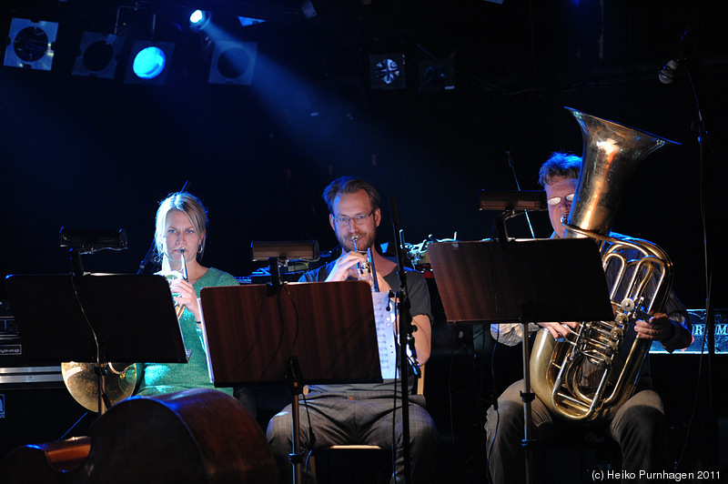 Fredrik Kronkvist + Cecilia Persson + Josef & Erika + Midaircondo + Goran Kajfes @ Debaser Slussen/Antenna, Stockholm 2011-11-01 - dsc_2402.jpg - Photo: Heiko Purnhagen 2011