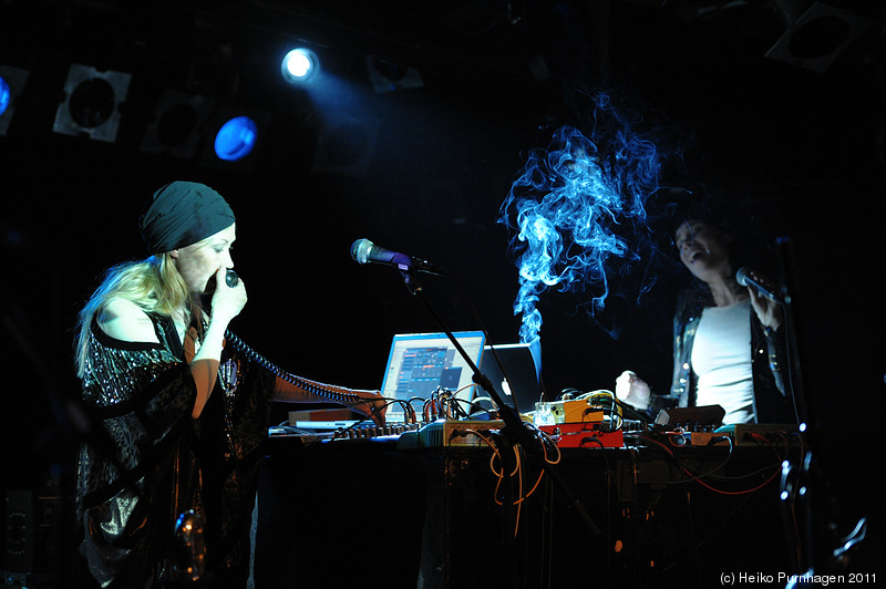 Fredrik Kronkvist + Cecilia Persson + Josef & Erika + Midaircondo + Goran Kajfes @ Debaser Slussen/Antenna, Stockholm 2011-11-01 - dsc_2463.jpg - Photo: Heiko Purnhagen 2011