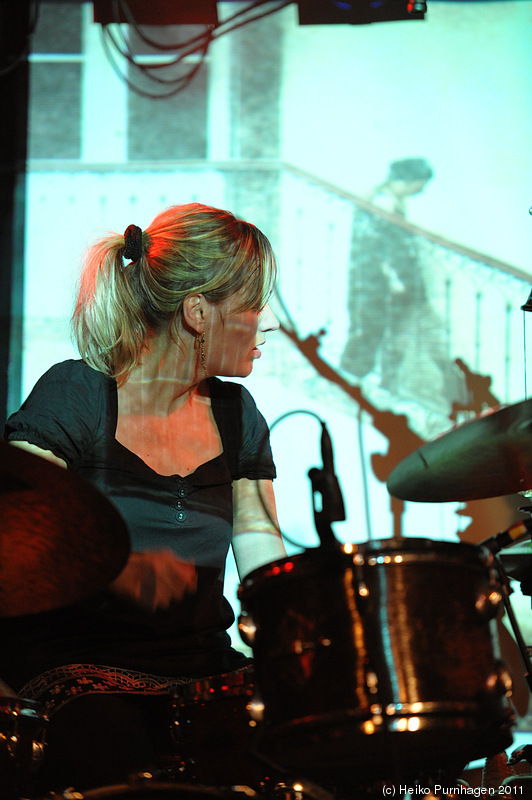 Fredrik Kronkvist + Cecilia Persson + Josef & Erika + Midaircondo + Goran Kajfes @ Debaser Slussen/Antenna, Stockholm 2011-11-01 - dsc_2608.jpg - Photo: Heiko Purnhagen 2011