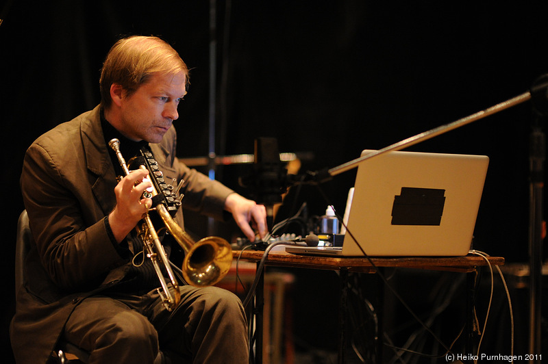 Björn Berg Borg + Dörner + Hindi @ Fylkingen, Stockholm 2011-10-09 - dsc_0776.jpg - Photo: Heiko Purnhagen 2011