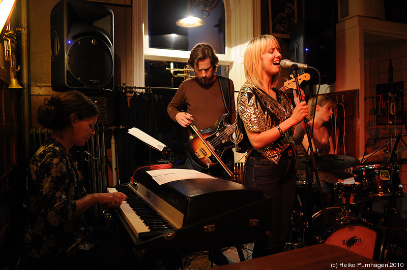 David's Angels @ Glenn Miller Café, Stockholm 2010-09-14 - dsc_4035.jpg - Photo: Heiko Purnhagen 2010