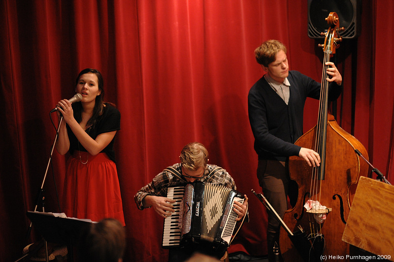 Jon Baron + Dragspelssällskapet @ Kafé Klavér, Stockholm 2009-12-19 - dsc_1262.jpg - Photo: Heiko Purnhagen 2009