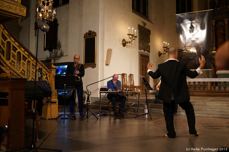 Killing the houses, killing the trees @ St Jacobs church/FRIM, Stockholm 2013-09-03 - dsc06712.jpg - Photo: Heiko Purnhagen 2013