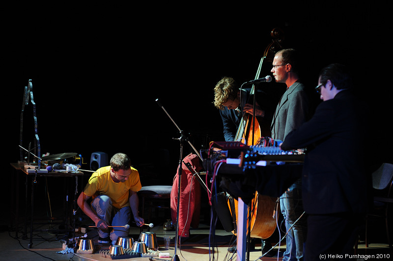 Backer/Ohlsson/Karlsson/Bromander @ Fylkingen, Stockholm 2010-09-13 - dsc_3972.jpg - Photo: Heiko Purnhagen 2010