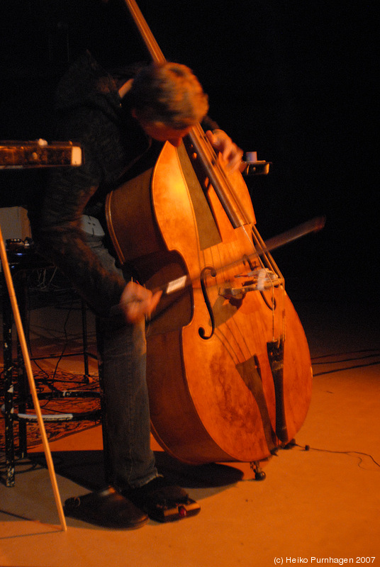 Joel Grip + The Moth @ Fylkingen/FRIM, Stockholm 2007-10-02 - dsc_7445.jpg - Photo: Heiko Purnhagen 2007