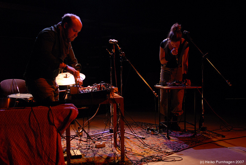 Joel Grip + The Moth @ Fylkingen/FRIM, Stockholm 2007-10-02 - dsc_7453.jpg - Photo: Heiko Purnhagen 2007