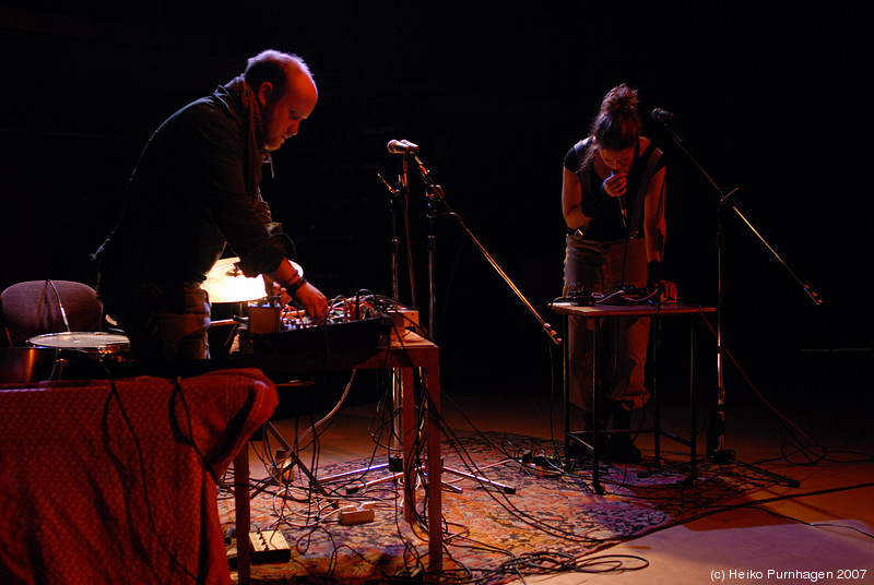 Joel Grip + The Moth @ Fylkingen/FRIM, Stockholm 2007-10-02 - dsc_7454.jpg - Photo: Heiko Purnhagen 2007