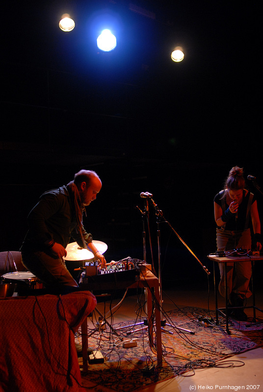 Joel Grip + The Moth @ Fylkingen/FRIM, Stockholm 2007-10-02 - dsc_7457.jpg - Photo: Heiko Purnhagen 2007