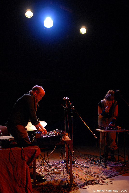 Joel Grip + The Moth @ Fylkingen/FRIM, Stockholm 2007-10-02 - dsc_7460.jpg - Photo: Heiko Purnhagen 2007