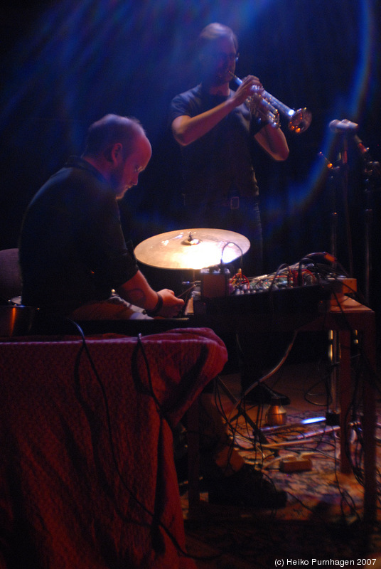 Joel Grip + The Moth @ Fylkingen/FRIM, Stockholm 2007-10-02 - dsc_7495.jpg - Photo: Heiko Purnhagen 2007