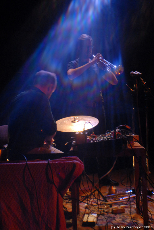 Joel Grip + The Moth @ Fylkingen/FRIM, Stockholm 2007-10-02 - dsc_7498.jpg - Photo: Heiko Purnhagen 2007