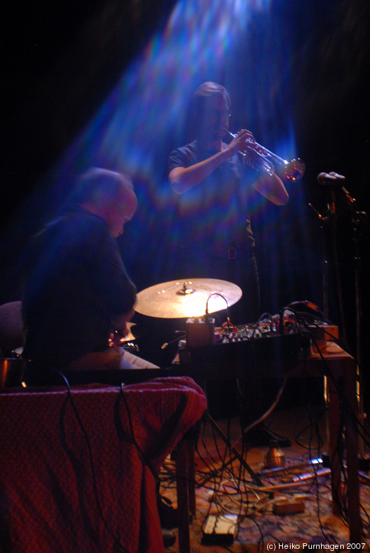 Joel Grip + The Moth @ Fylkingen/FRIM, Stockholm 2007-10-02 - dsc_7499.jpg - Photo: Heiko Purnhagen 2007