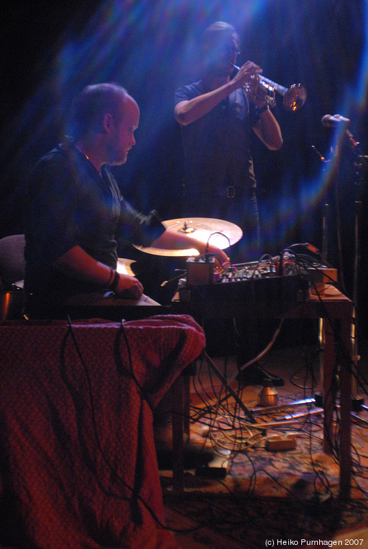 Joel Grip + The Moth @ Fylkingen/FRIM, Stockholm 2007-10-02 - dsc_7500.jpg - Photo: Heiko Purnhagen 2007