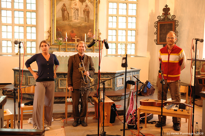 FreeKyrka @ Dala-Floda Church, Hagenfesten 2009-07-30/31 - FreeKyrka - Christine Senhanoui sax, Axel Dörner trp, David Stackenäs git @ Hagenfesten 2009 - Photo: Heiko Purnhagen 2009