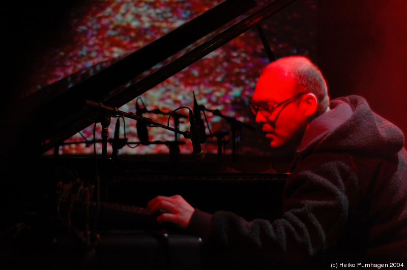 Bugge Wesseltoft (solo) - Jazzland Sessions @ Blå, Oslo 2004-12-02 - dsc_3501.jpg - Photo: Heiko Purnhagen 2004