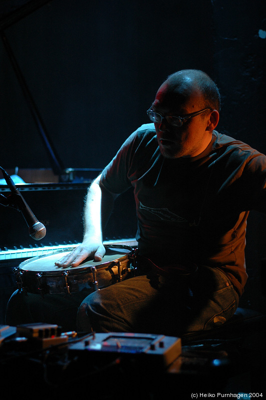 Bugge Wesseltoft (solo) - Jazzland Sessions @ Blå, Oslo 2004-12-02 - dsc_3509.jpg - Photo: Heiko Purnhagen 2004