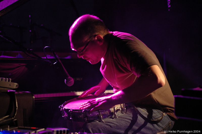 Bugge Wesseltoft (solo) - Jazzland Sessions @ Blå, Oslo 2004-12-02 - dsc_3511.jpg - Photo: Heiko Purnhagen 2004