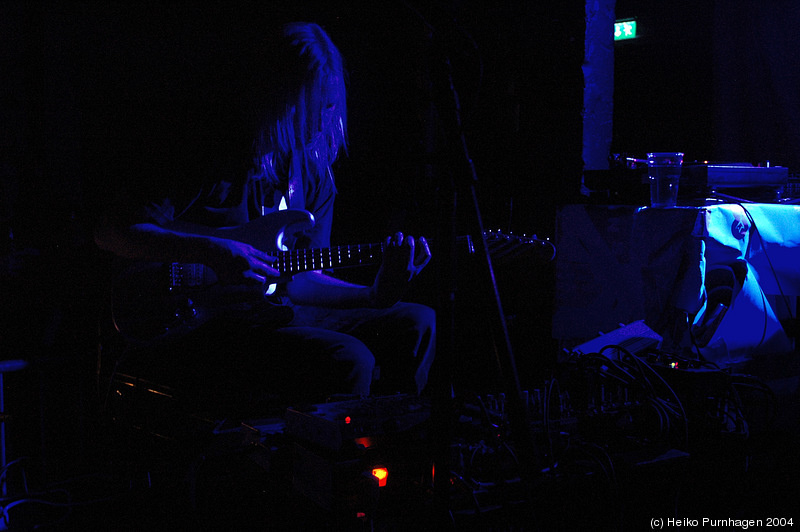 Eivind Aarset (band) - Jazzland Sessions @ Blå, Oslo 2004-12-04 - dsc_3927.jpg - Photo: Heiko Purnhagen 2004