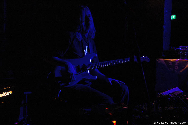 Eivind Aarset (band) - Jazzland Sessions @ Blå, Oslo 2004-12-04 - dsc_3928.jpg - Photo: Heiko Purnhagen 2004