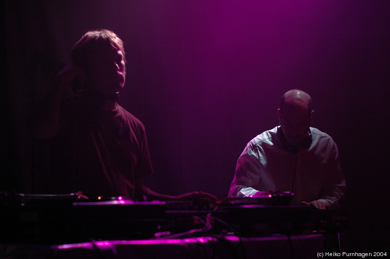 Dj Strangefruit with friends - Jazzland Sessions @ Blå, Oslo 2004-12-04 - dsc_4027.jpg - Photo: Heiko Purnhagen 2004