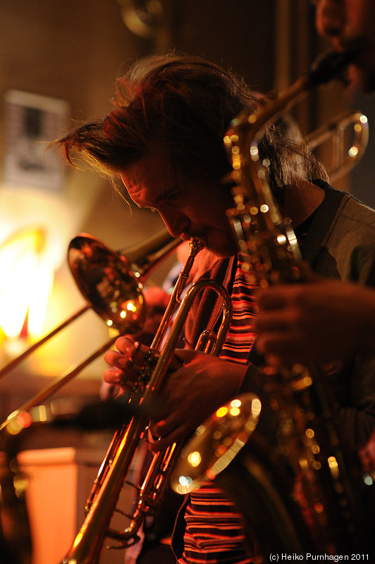 Je Suis @ Glenn Miller Café, Stockholm 2011-01-06/07 - dsc_9147.jpg - Photo: Heiko Purnhagen 2011