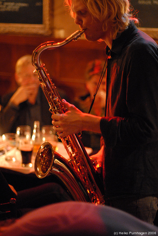 The Jolly-Boat Pirates @ Glenn Miller Café, Stockholm 2006-10-14 - dsc_5545.jpg - Photo: Heiko Purnhagen 2006