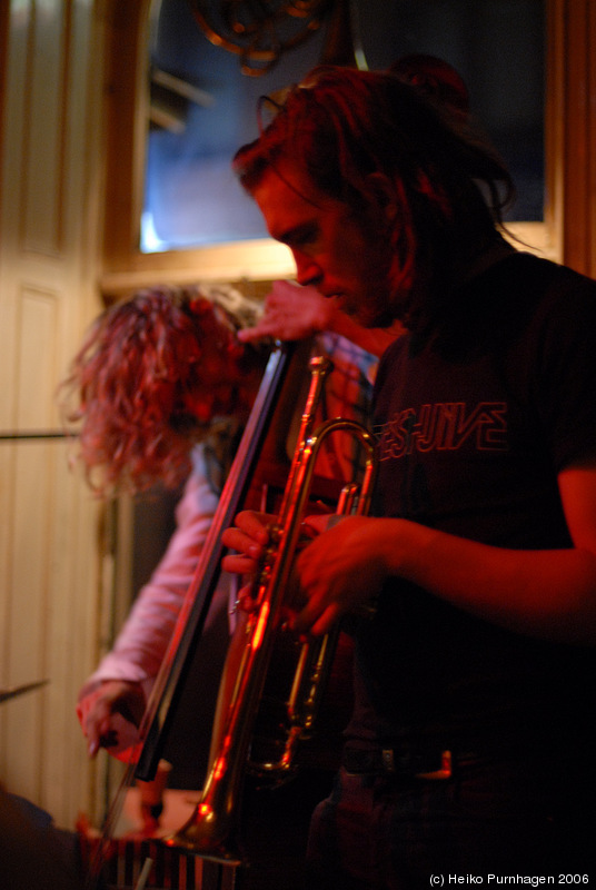 The Jolly-Boat Pirates @ Glenn Miller Café, Stockholm 2006-10-14 - dsc_5603.jpg - Photo: Heiko Purnhagen 2006