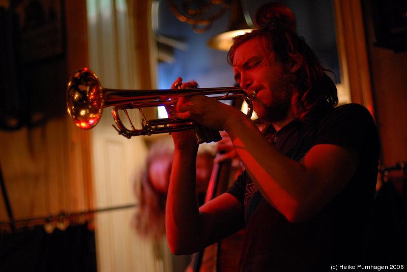 The Jolly-Boat Pirates @ Glenn Miller Café, Stockholm 2006-10-14 - dsc_5628.jpg - Photo: Heiko Purnhagen 2006