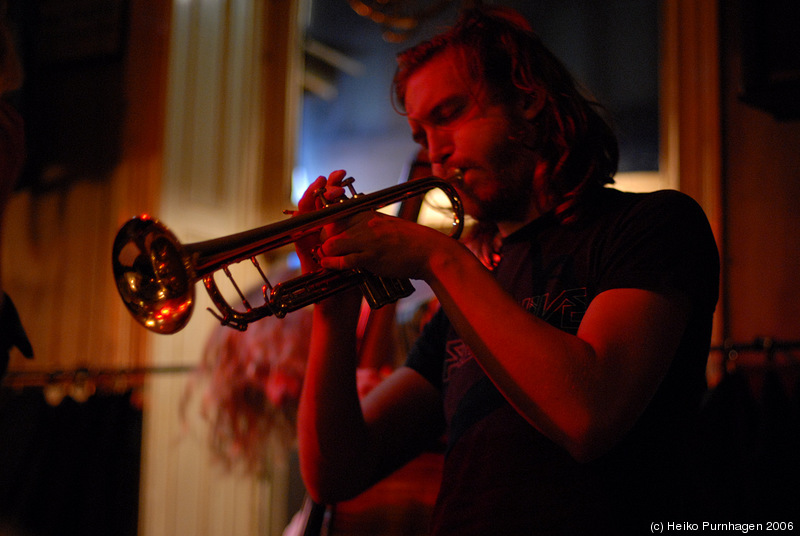 The Jolly-Boat Pirates @ Glenn Miller Café, Stockholm 2006-10-14 - dsc_5631.jpg - Photo: Heiko Purnhagen 2006