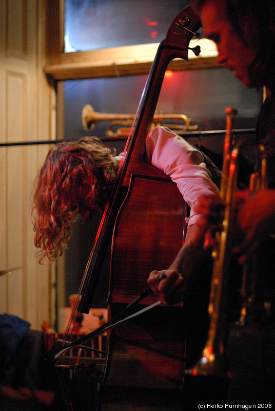 The Jolly-Boat Pirates @ Glenn Miller Café, Stockholm 2006-10-14 - dsc_5647.jpg - Photo: Heiko Purnhagen 2006