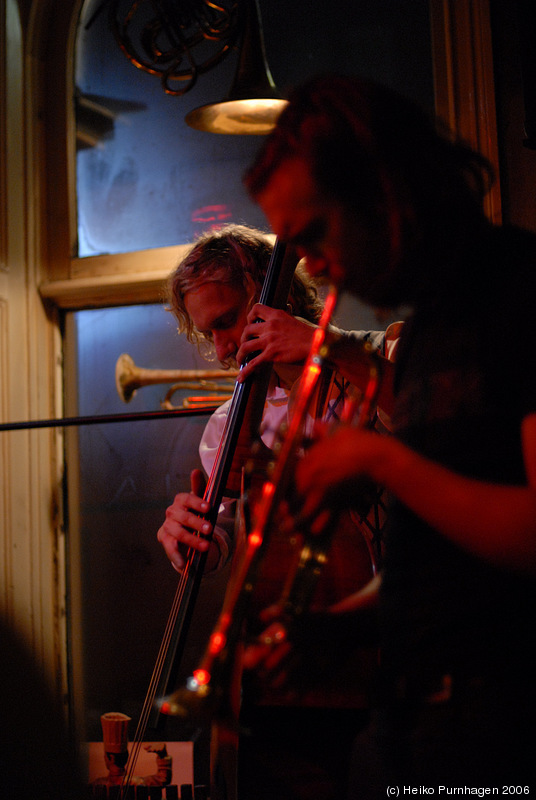 The Jolly-Boat Pirates @ Glenn Miller Café, Stockholm 2006-10-14 - dsc_5697.jpg - Photo: Heiko Purnhagen 2006