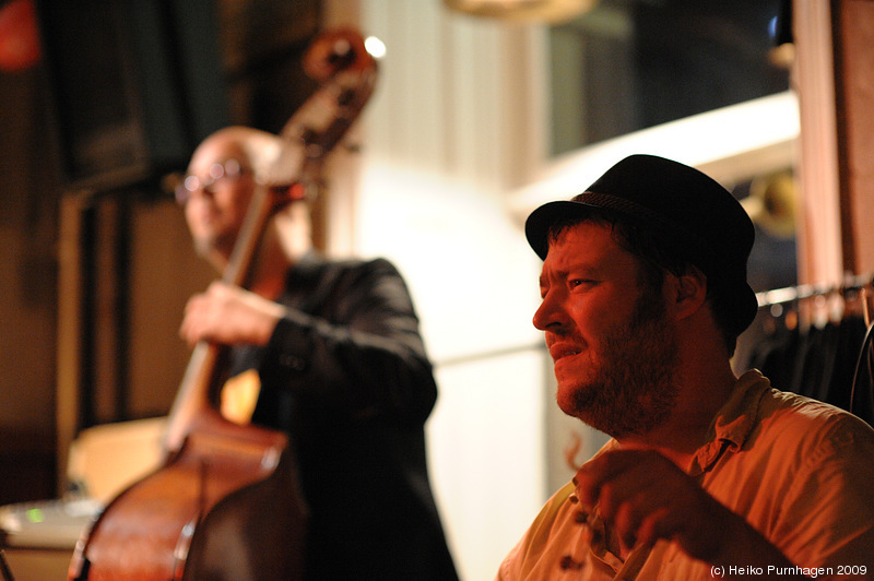 Kresten Osgood Og Hvad Er Klokken @ Glenn Miller Café, Stockholm 2009-05-19/20 - dsc_3304.jpg - Photo: Heiko Purnhagen 2009