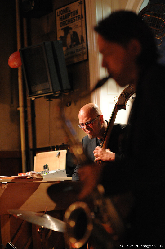 Kresten Osgood Og Hvad Er Klokken @ Glenn Miller Café, Stockholm 2009-05-19/20 - dsc_3336.jpg - Photo: Heiko Purnhagen 2009