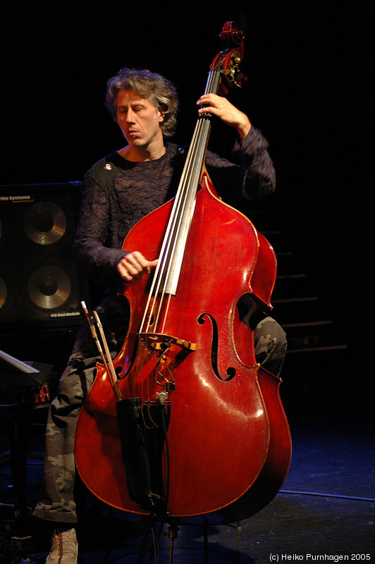 Marc Ducret Trio @ Nattjazz, Bergen 2005-06-03 - dsc_2245.jpg - Photo: Heiko Purnhagen 2005