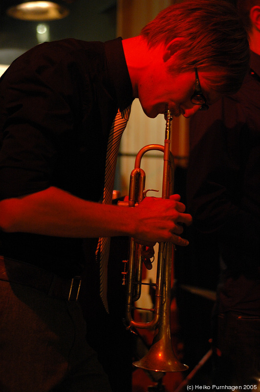 Oskar Schönning @ Glenn Miller Café, Stockholm 2005-02-09 - dsc_6166.jpg - Photo: Heiko Purnhagen 2005