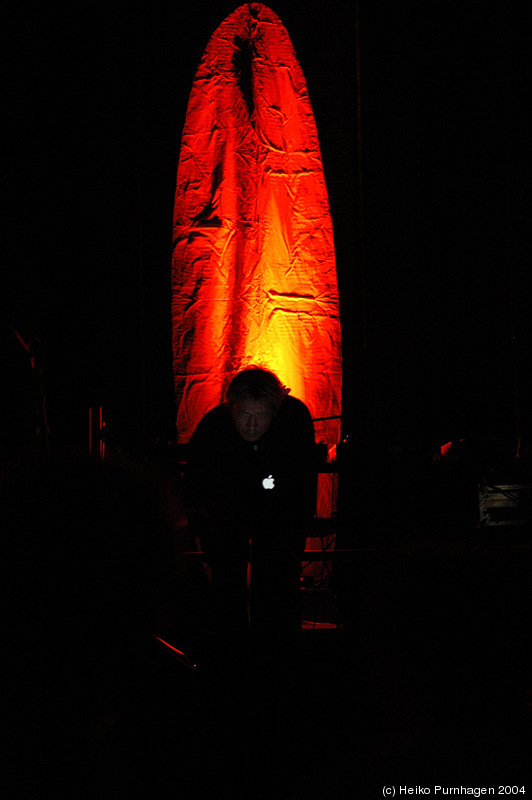 Nils Petter Molvær @ Rockefeller, Oslo 2004-08-14 - dsc_1258.jpg - Photo: Heiko Purnhagen 2004