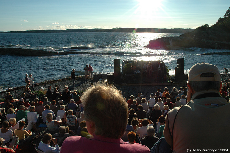 Selected Photography - OsloJazz 2004 + Kari Bremnes @ Kvinner ved havet 2004 - Kari Bremnes @ Steinvika, Langesund 2004-08-21 - Photo: Heiko Purnhagen 2004