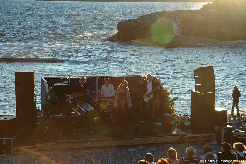 Selected Photography - OsloJazz 2004 + Kari Bremnes @ Kvinner ved havet 2004 - Kari Bremnes @ Steinvika, Langesund 2004-08-21 - Photo: Heiko Purnhagen 2004