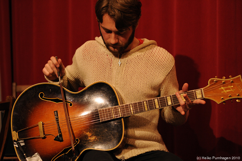 Norge: Johannesen/Knedal Andersen + Sverige: Barnö/Grip @ Kafé Klavér/Club:Ovisation, Stockholm 2010-12-20 - dsc_8944.jpg - Photo: Heiko Purnhagen 2010