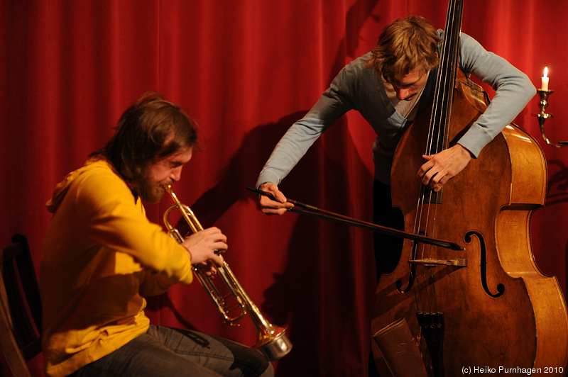 Norge: Johannesen/Knedal Andersen + Sverige: Barnö/Grip @ Kafé Klavér/Club:Ovisation, Stockholm 2010-12-20 - dsc_8963.jpg - Photo: Heiko Purnhagen 2010