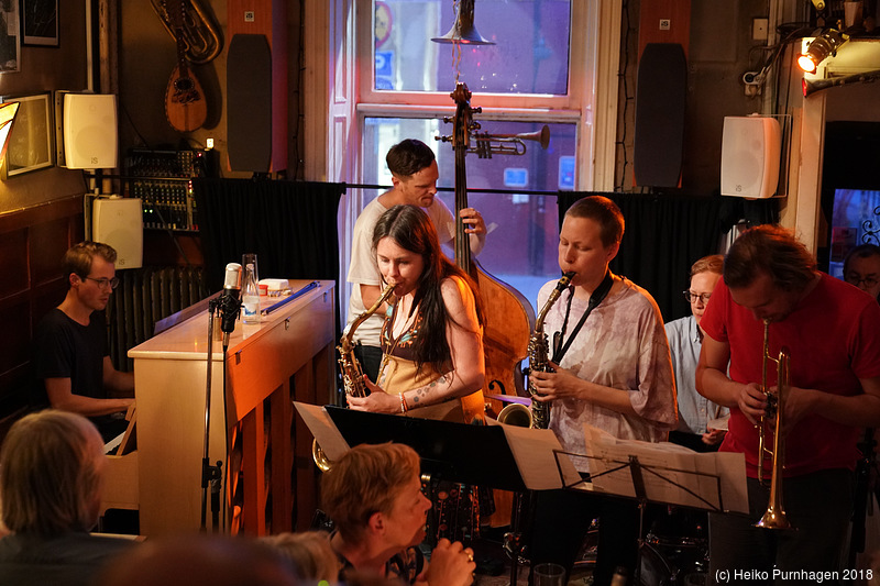 Oya Sextett @ Glenn Miller Café, Stockholm 2018-05-26 - dscv3588.jpg - Photo: Heiko Purnhagen 2018