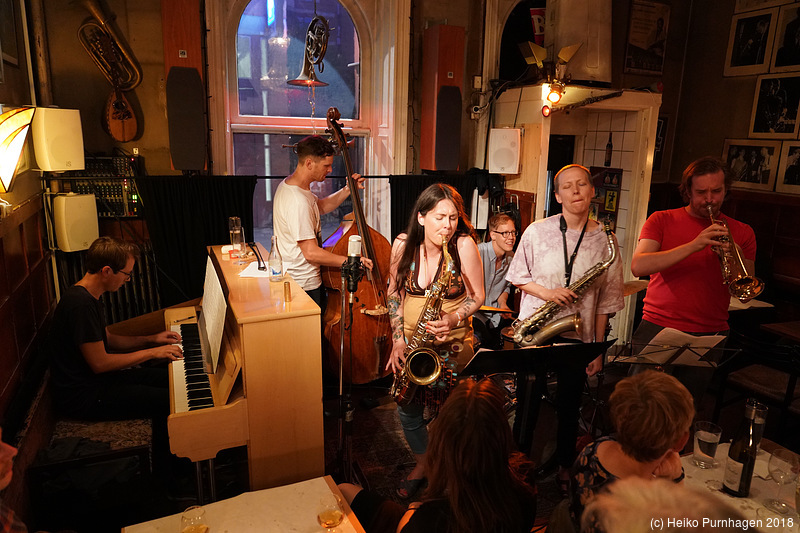 Oya Sextett @ Glenn Miller Café, Stockholm 2018-05-26 - dscv3610.jpg - Photo: Heiko Purnhagen 2018
