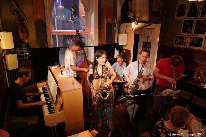 Oya Sextett @ Glenn Miller Café, Stockholm 2018-05-26 - dscv3625.jpg - Photo: Heiko Purnhagen 2018