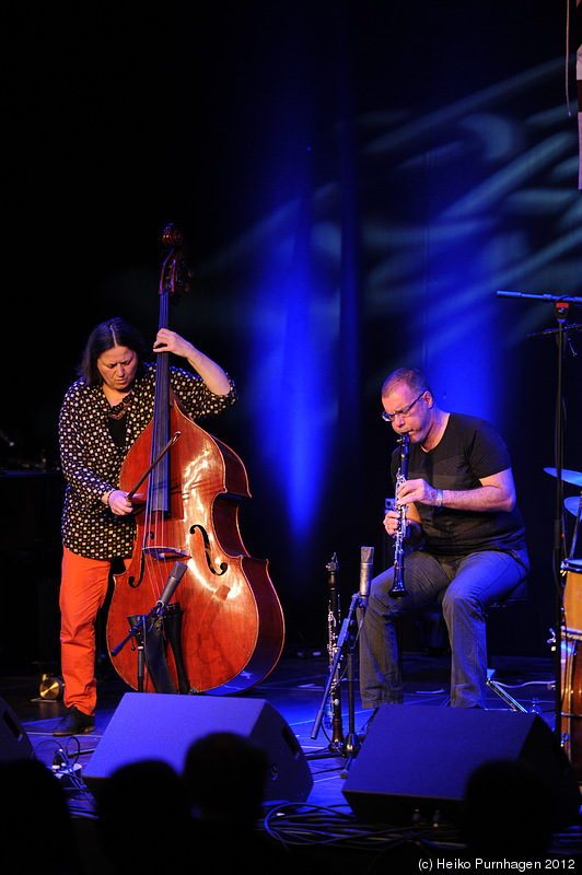 Saturday @ Perspectives 2012, Västerås 2012-04-21 - Last Seen Headed: Joëlle Léandre b, François Houle cl, Raymond Strid perc @ Perspectives 2012-04-21 - Photo: Heiko Purnhagen 2012