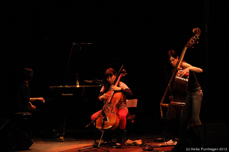 Saturday @ Perspectives 2012, Västerås 2012-04-21 - Lisa Ullén p, Nina de Heney b, Okkyung Lee cello @ Perspectives 2012-04-21 - Photo: Heiko Purnhagen 2012