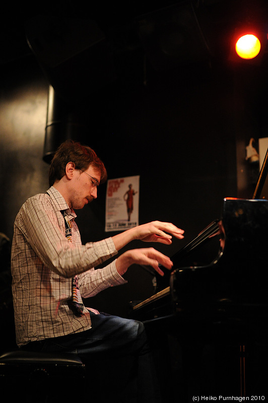 Swedish Jazz Celebration 2010 @ Fasching, Stockholm 2010-04-15 - prize award ceremony: Erik Oscarsson p - Photo: Heiko Purnhagen 2010