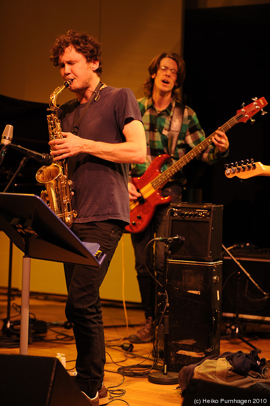Swedish Jazz Celebration 2010 @ Konserthuset, Stockholm 2010-04-16 - Samuel Hällqvist Center (Samuel Hällkvist git, Joel Wästberg sax/perc, Johannes Burström b/electronics, Knut Finsrud dr) - Photo: Heiko Purnhagen 2010