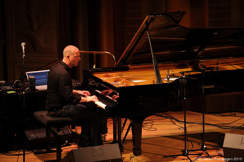 Swedish Jazz Celebration 2010 @ Konserthuset, Stockholm 2010-04-17 - Jacob Karlzon Trio (Jacob Karlzon p, Hans Andersson b, Jonas Holgersson dr) - Photo: Heiko Purnhagen 2010