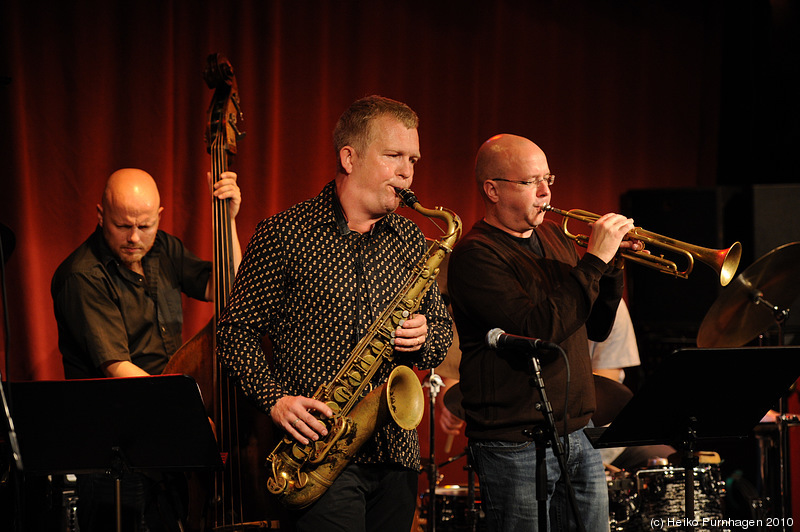 Vandermark 5 + Atomic @ Fasching, Stockholm 2010-09-07 - dsc_3721.jpg - Photo: Heiko Purnhagen 2010