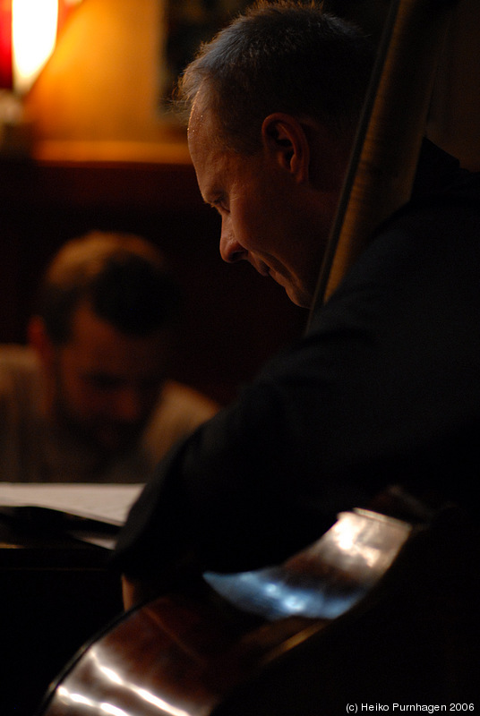 Yun Kan 5 @ Glenn Miller Café, Stockholm 2006-11-30 - dsc_8436.jpg - Photo: Heiko Purnhagen 2006